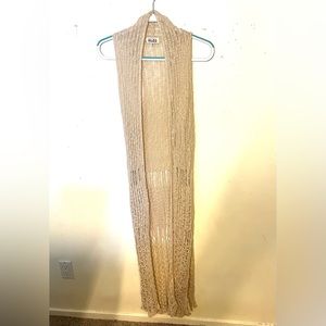 Beautiful MUDD sleeveless XS cream colored cardigan. EUC.